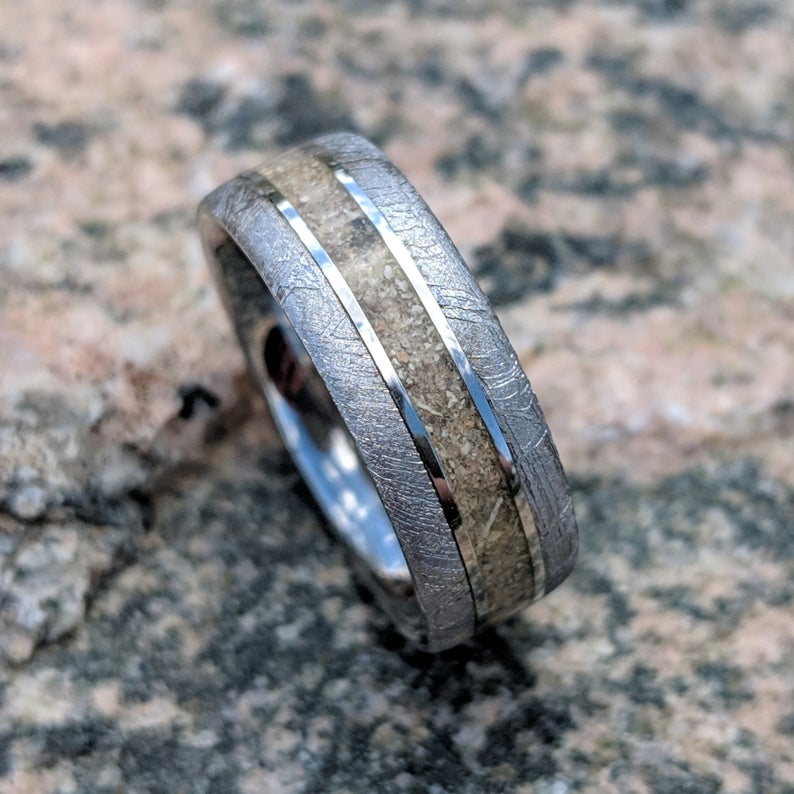 8mm wide memorial ring with two Gibeon meteorite edges and an ashes center