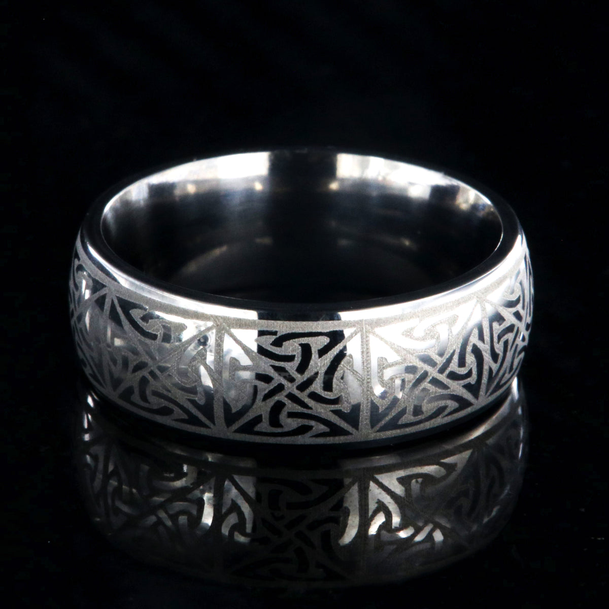 8mm wide titanium Celtic sailor&#39;s knot