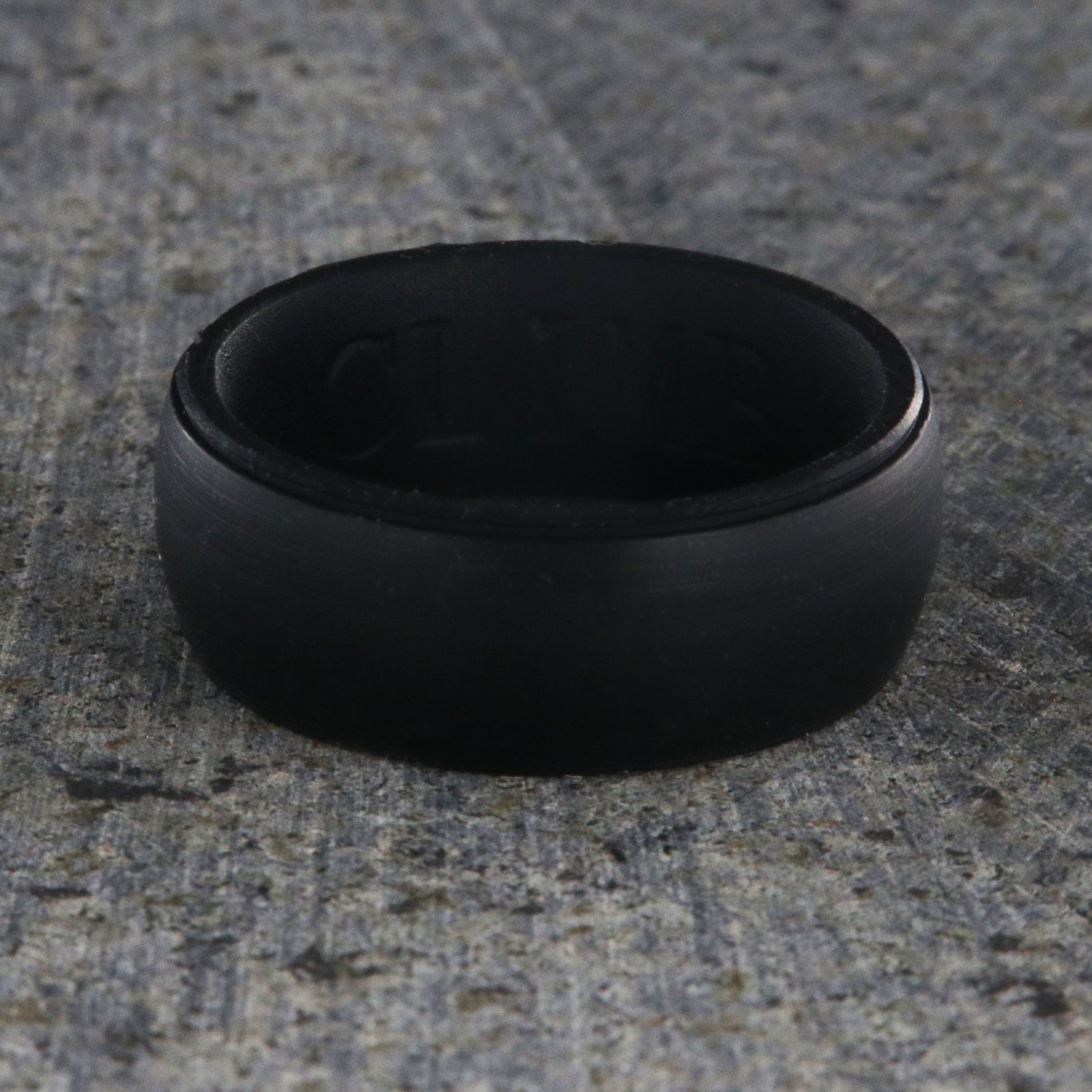 8mm wide black silicone CLIMB band