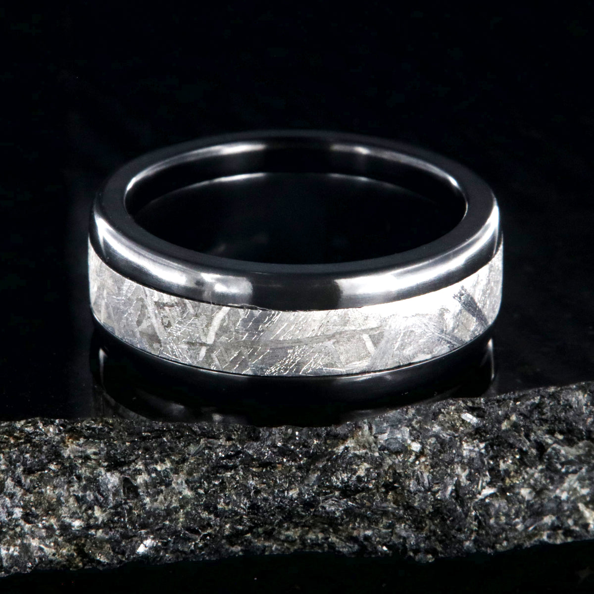 8mm wide meteorite ring with black zirconium edges and sleeve, rounded profile