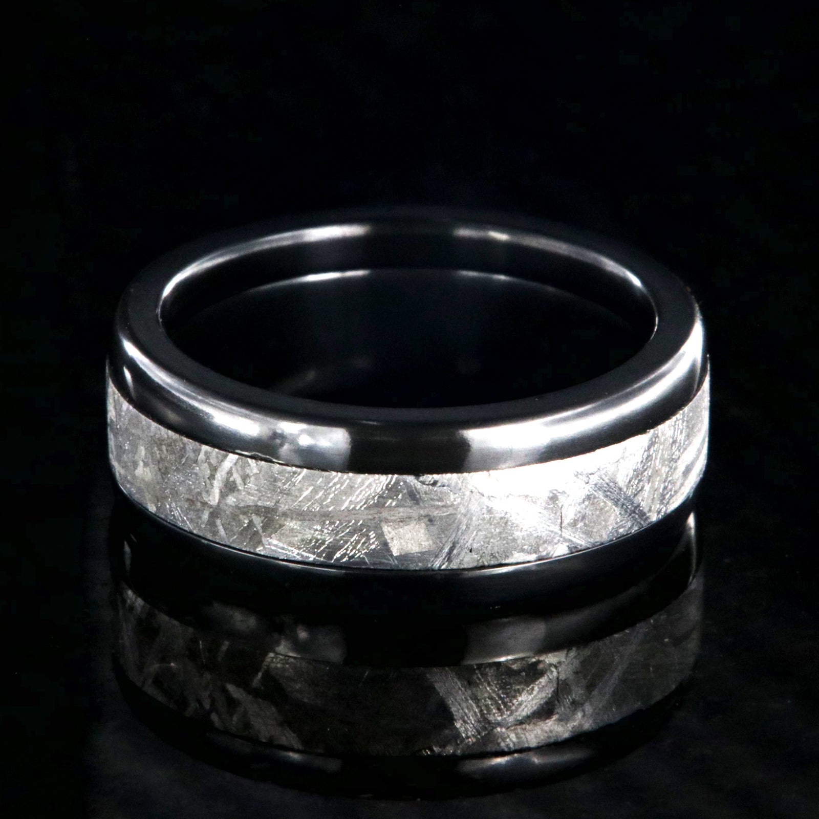 8mm wide meteorite ring with black zirconium edges and sleeve, rounded profile