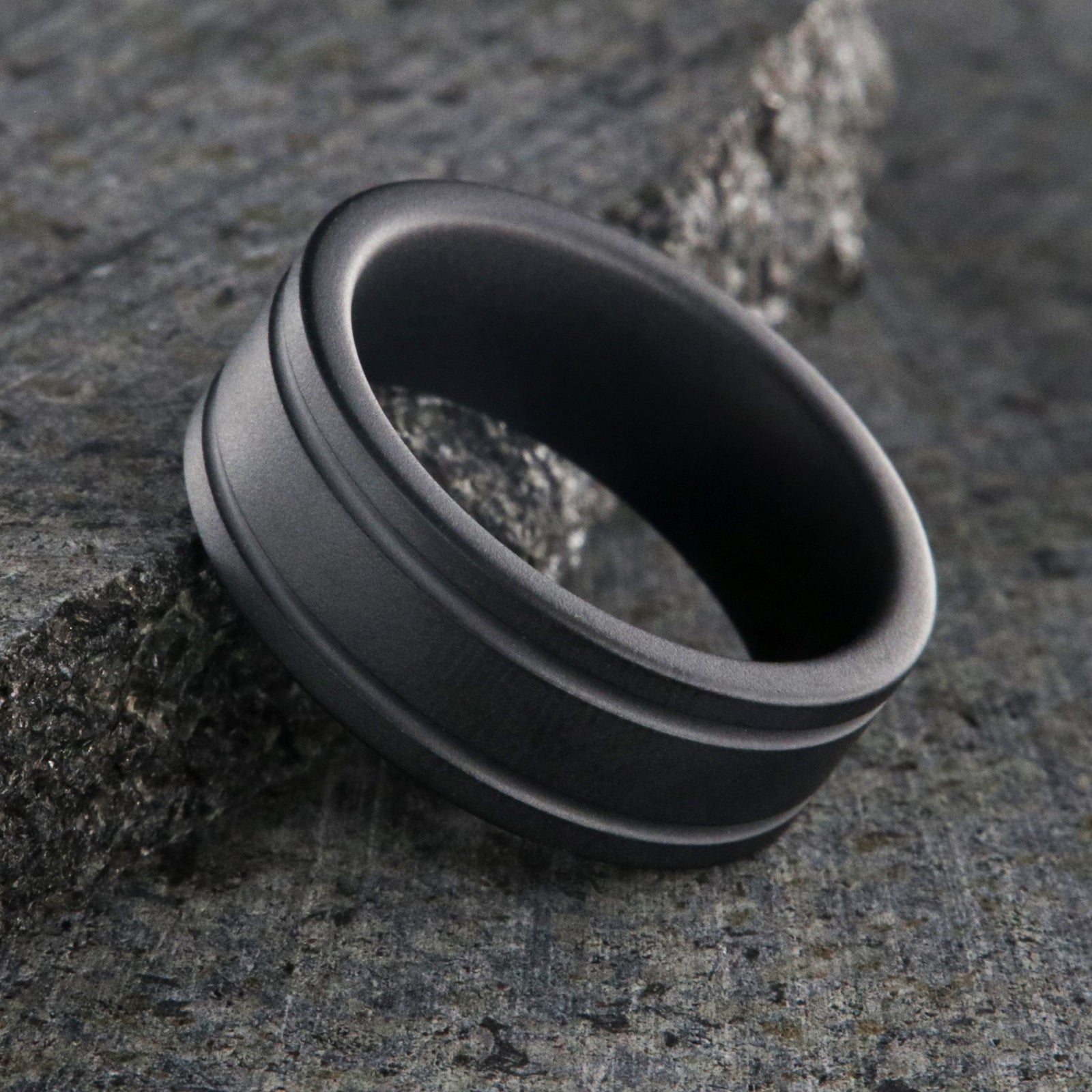 8mm wide black ceramic ring with dual edge grooves and a non-reflective finish