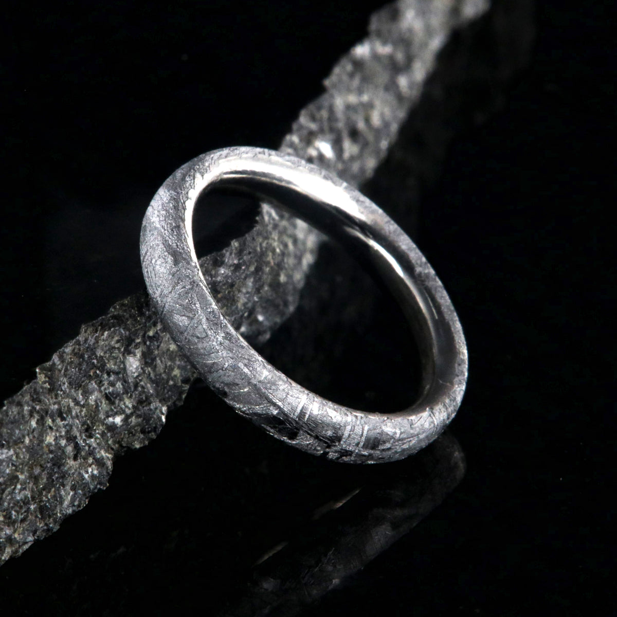 3mm wide women&#39;s meteorite ring with rounded profile