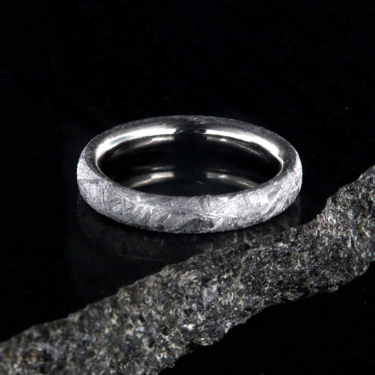 3mm wide women&#39;s meteorite ring with rounded profile