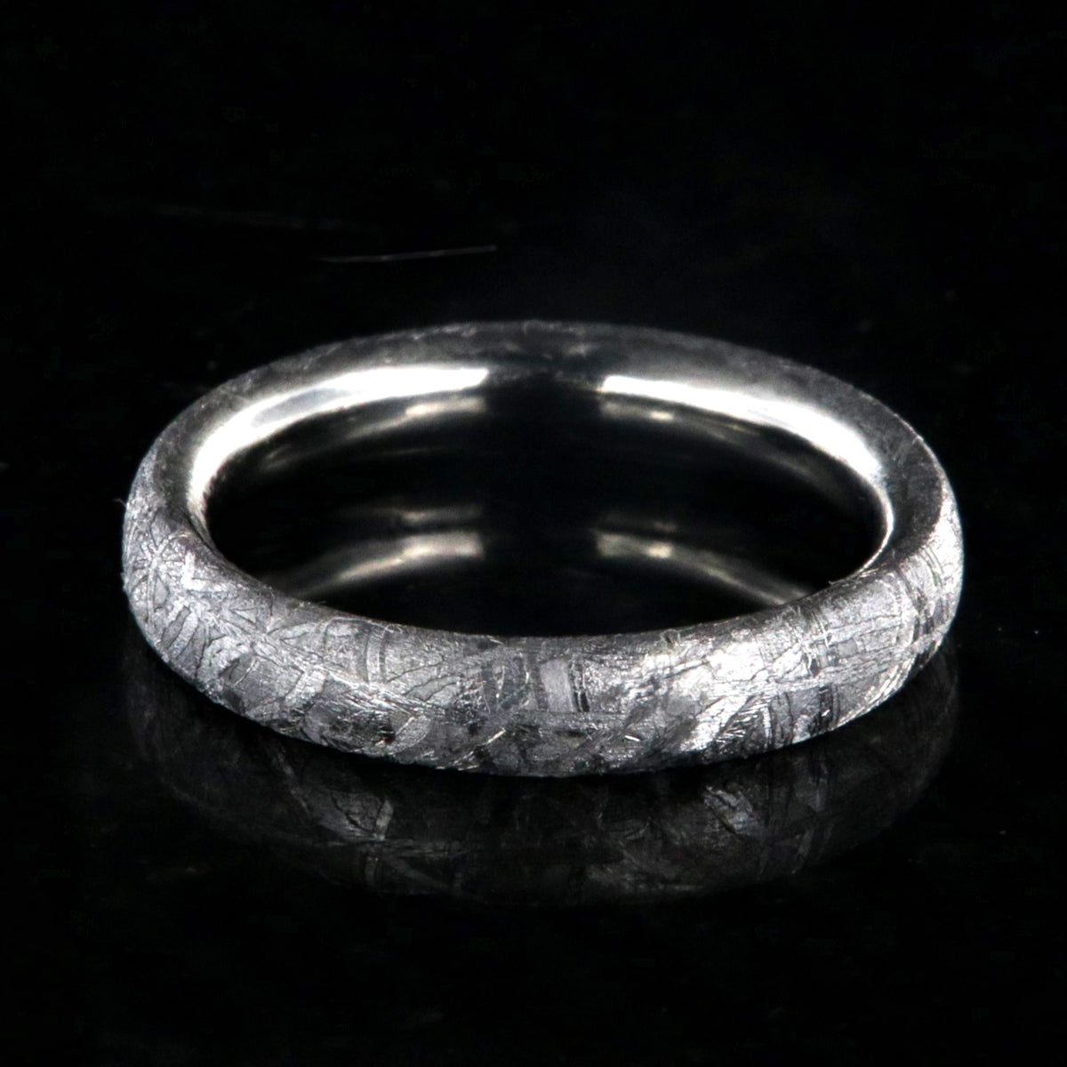 3mm wide women&#39;s meteorite ring with rounded profile