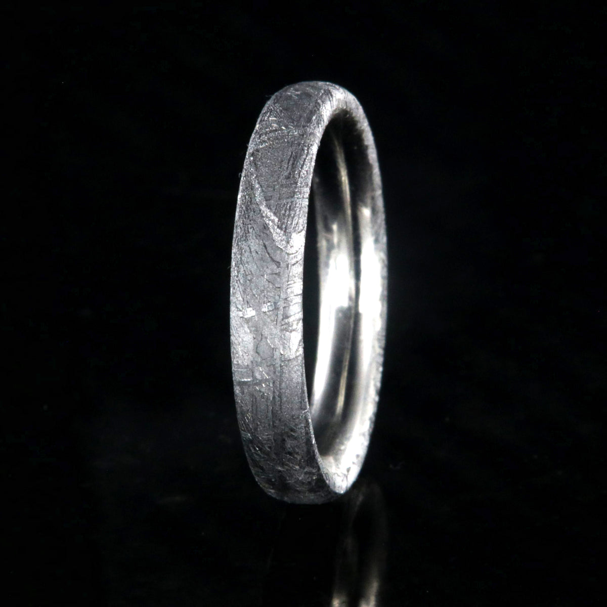 3mm wide women&#39;s meteorite ring with rounded profile