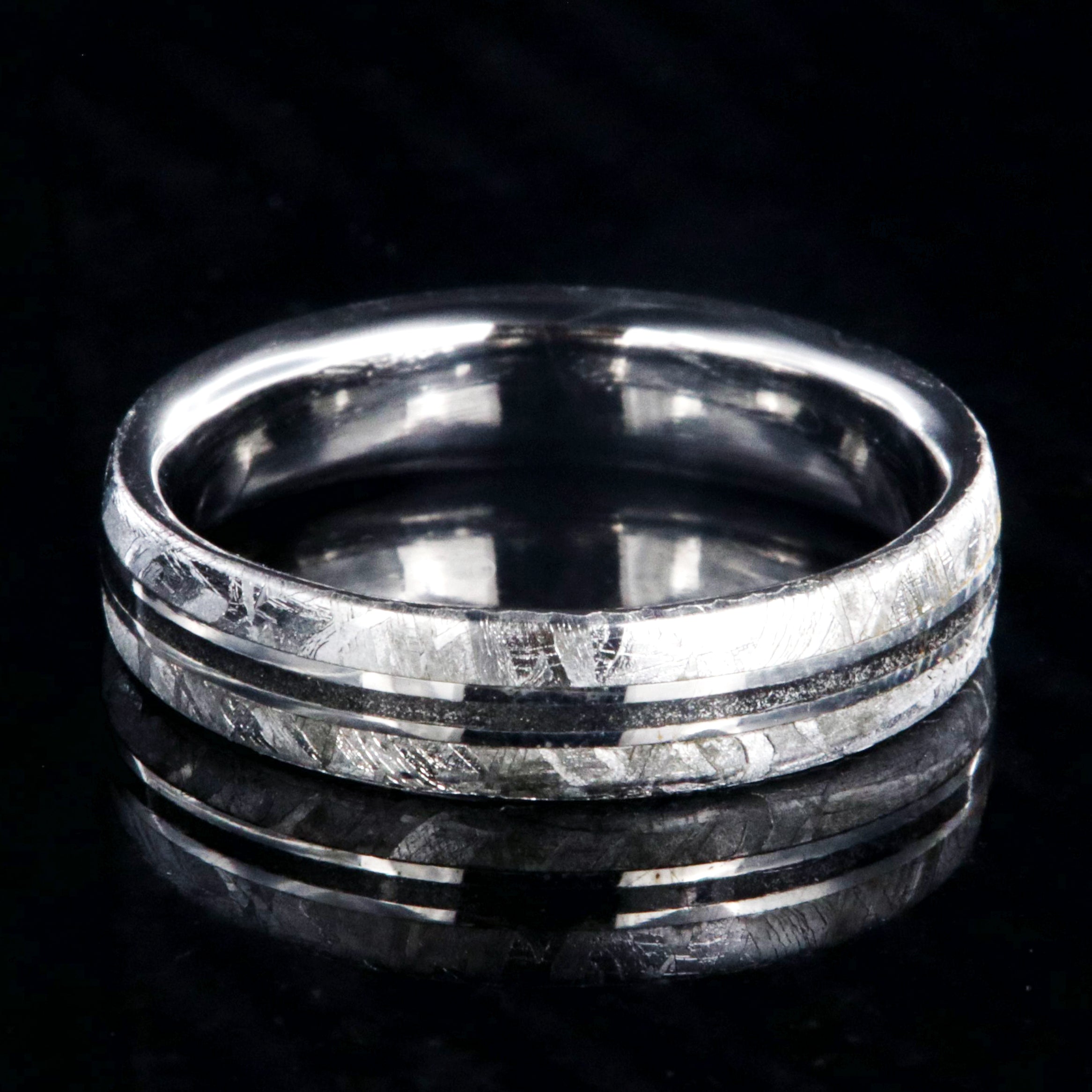 One Line Detail Sterling Silver Ring 925 - Ulkaloka