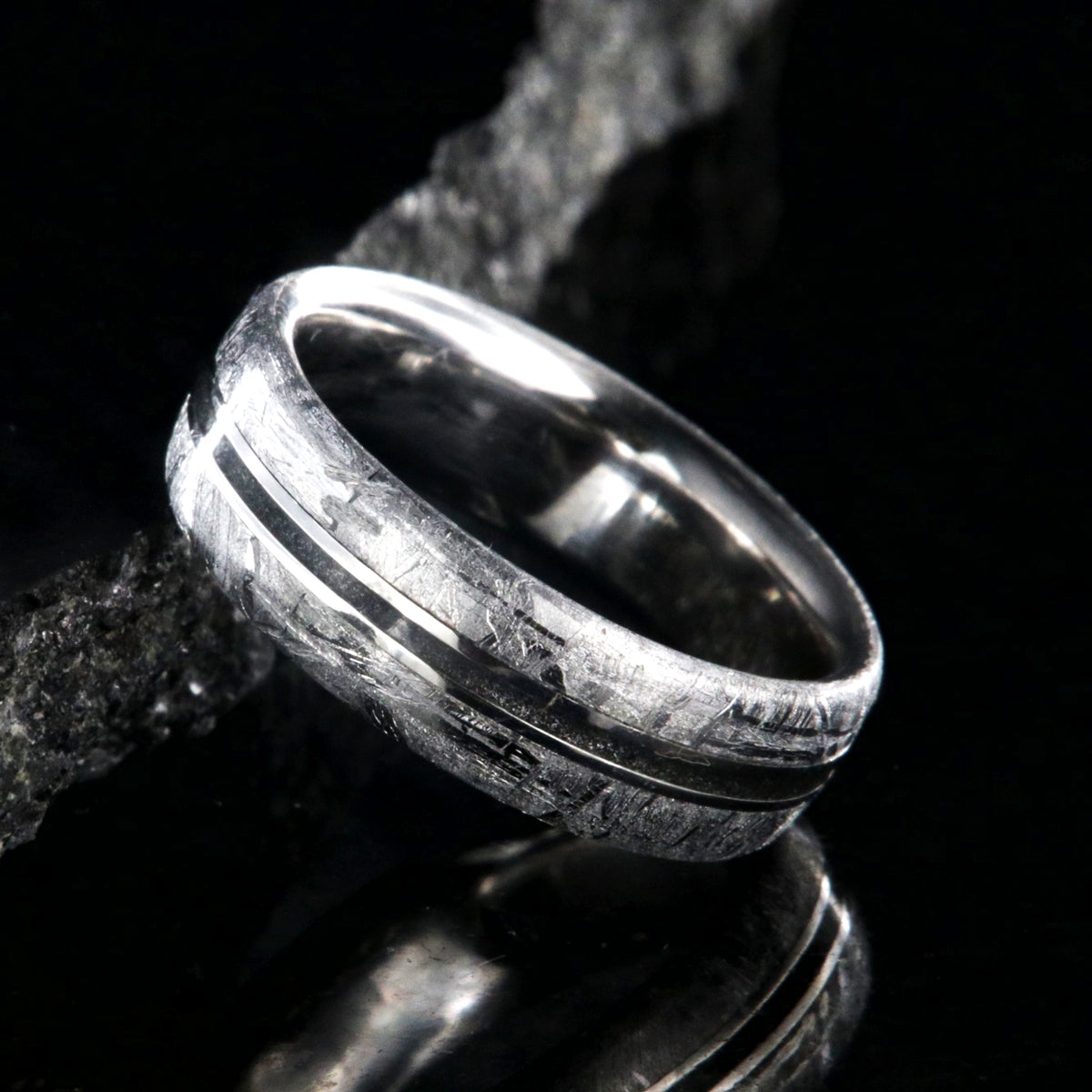 6mm wide Gibeon women&#39;s meteorite wedding band with a center stardust inlay