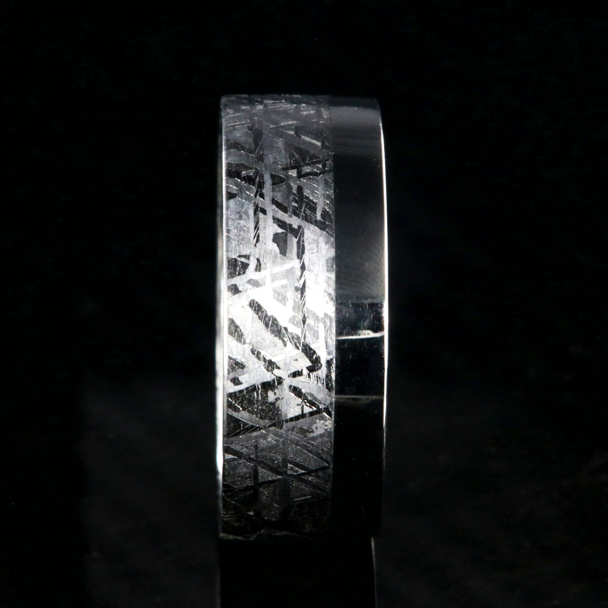 8mm wide men&#39;s cobalt ring with a polished cobalt top and Gibeon meteorite bottom