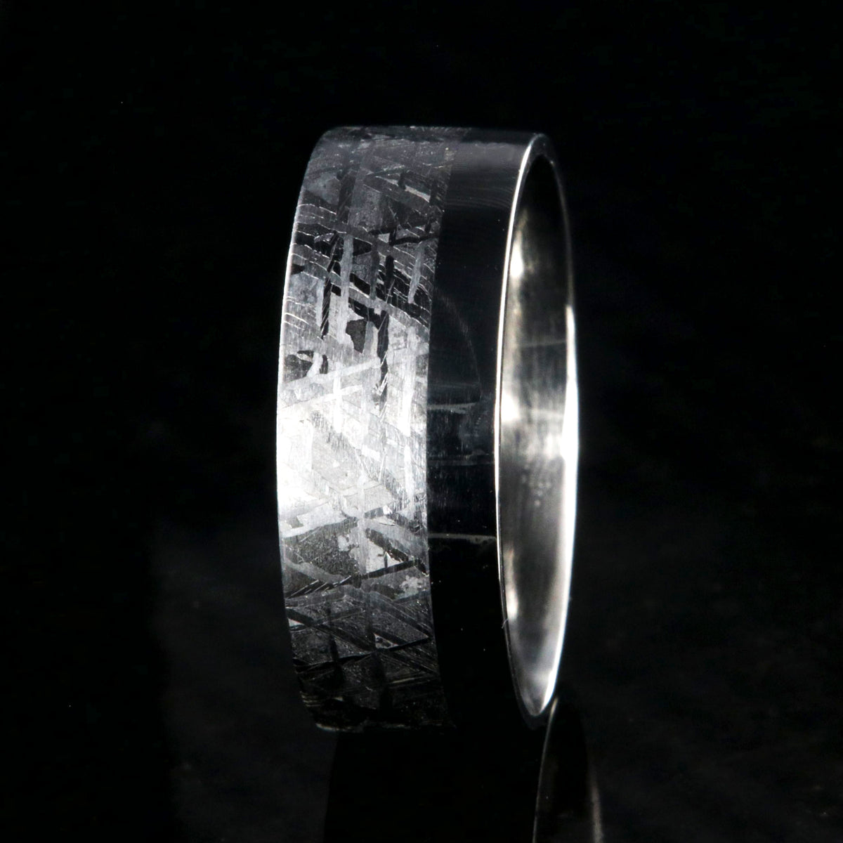 8mm wide men&#39;s cobalt ring with a polished cobalt top and Gibeon meteorite bottom