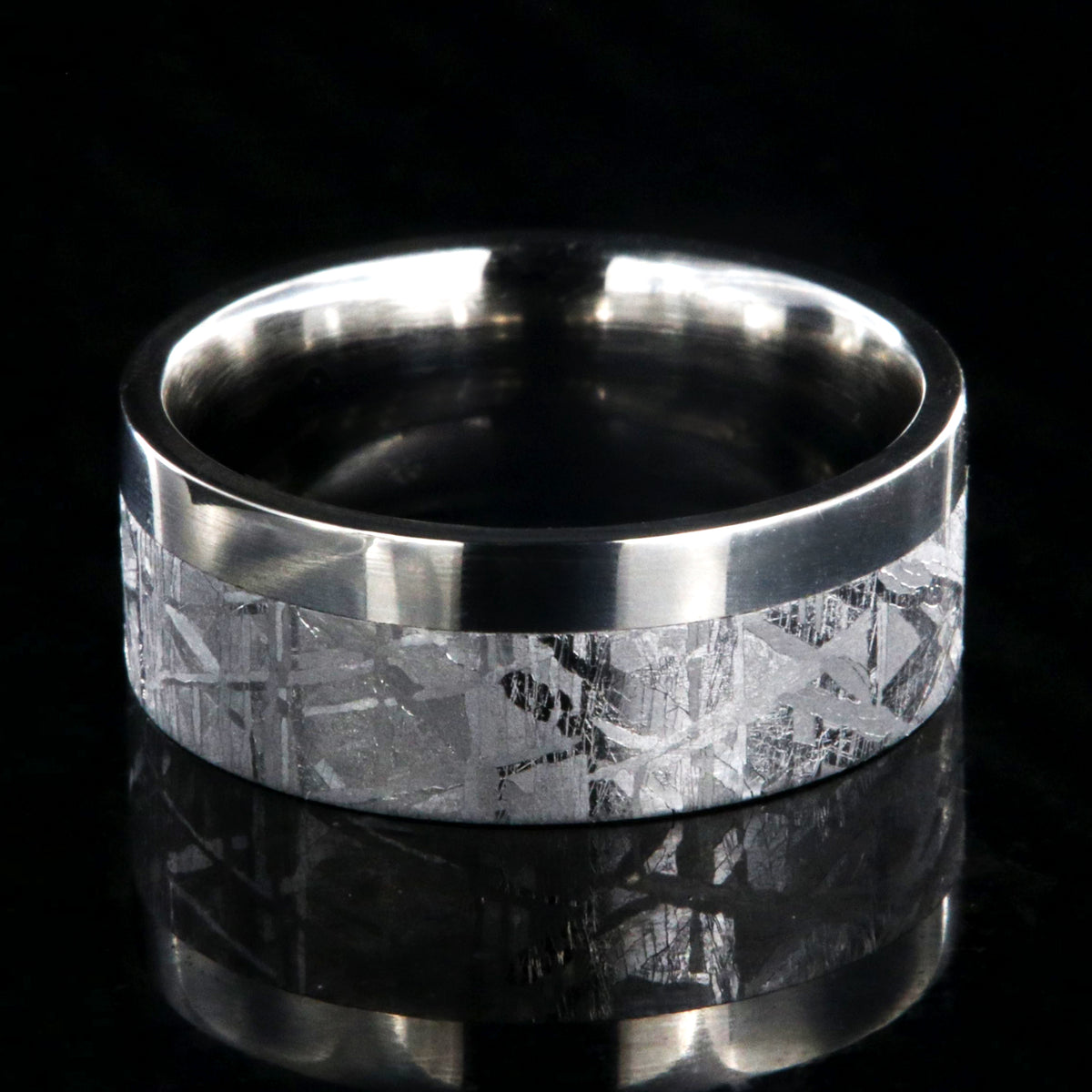 8mm wide men&#39;s wedding band with a narrow polished cobalt edge and large meteorite outside