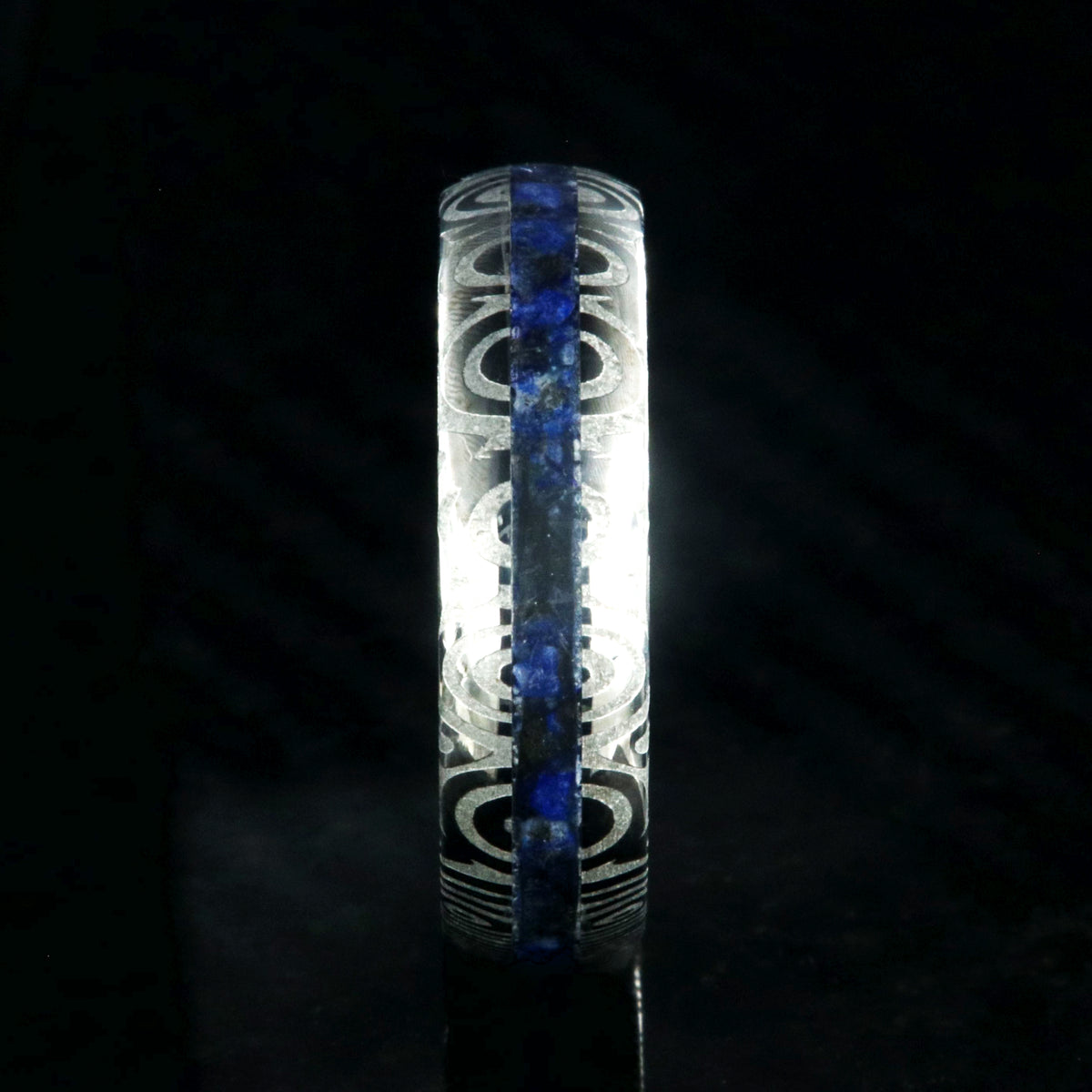 6mm wide Damascus steel ring with 2mm wide lapis lazuli inlay