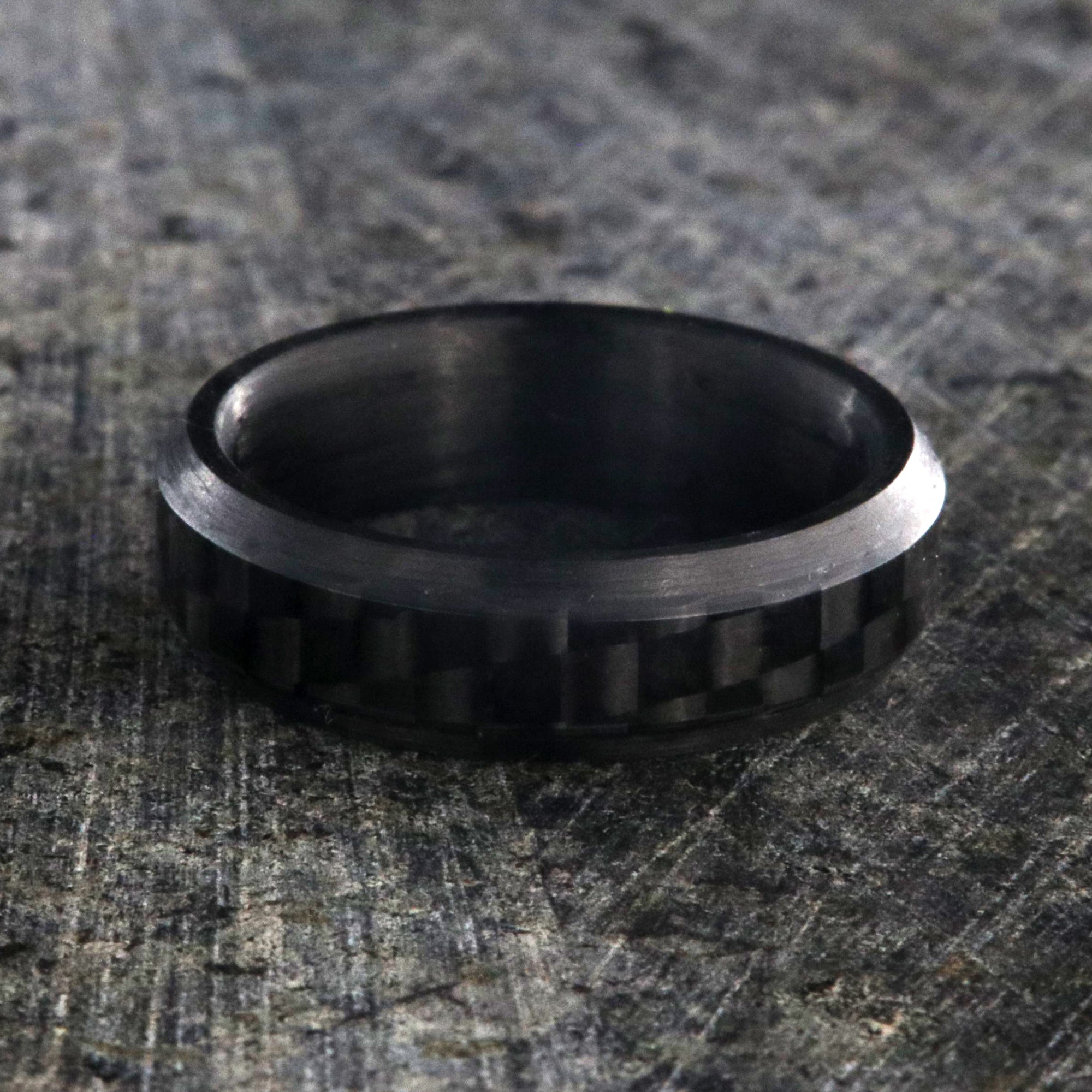 6mm wide black carbon fiber ring with beveled edges