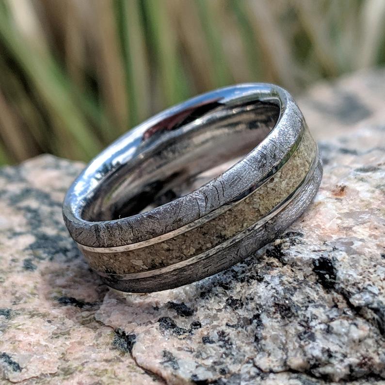 8mm wide memorial ring with two Gibeon meteorite edges and an ashes center
