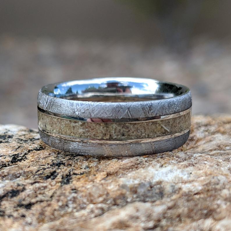 8mm wide memorial ring with two Gibeon meteorite edges and an ashes center
