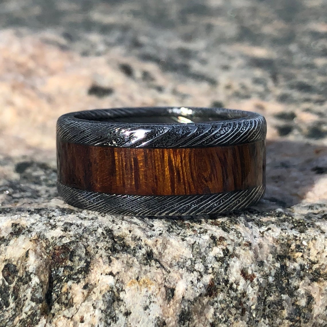 10mm wide Damascus steel ring with a 5mm wide Arizona ironwood inlay