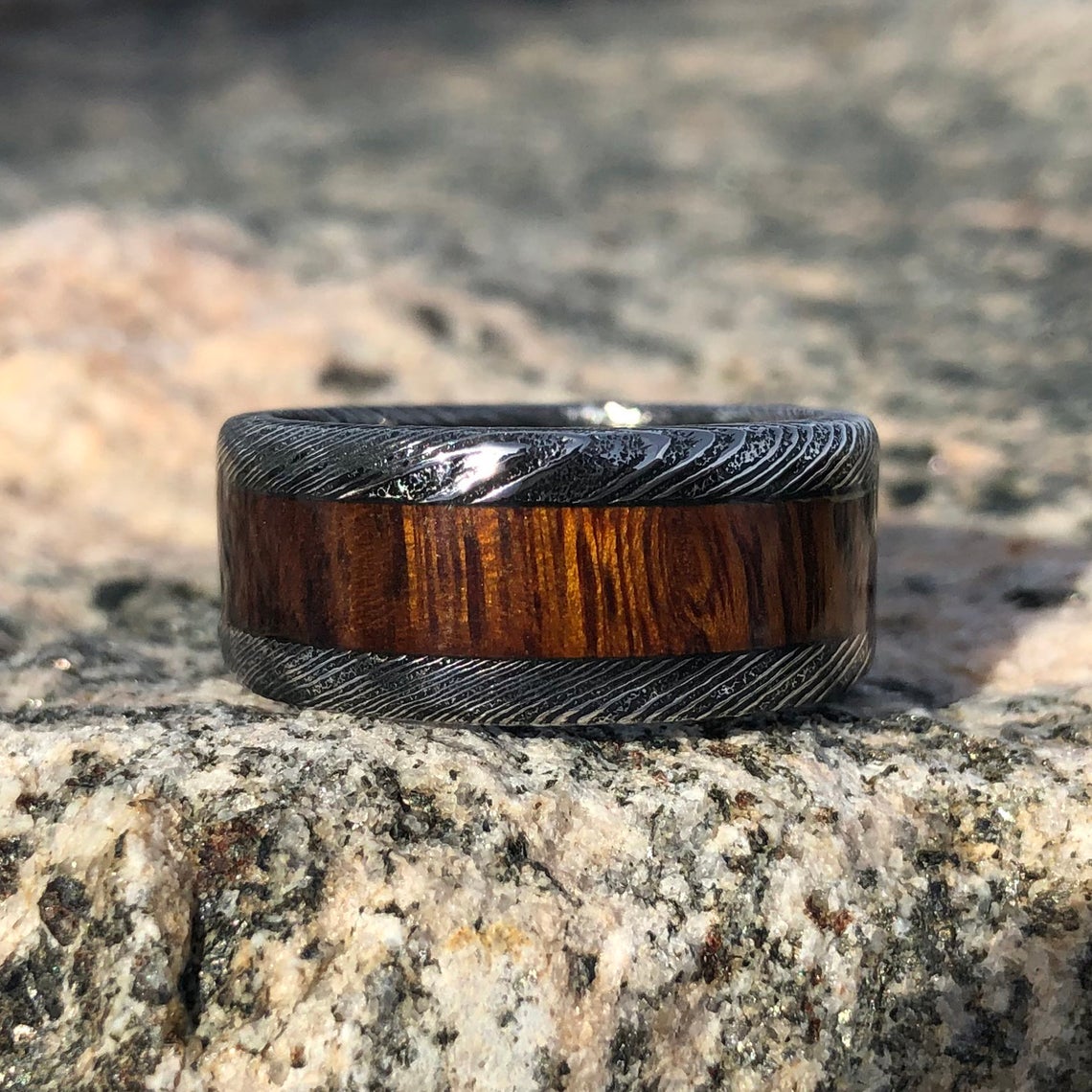 10mm wide Damascus steel ring with a 5mm wide Arizona ironwood inlay