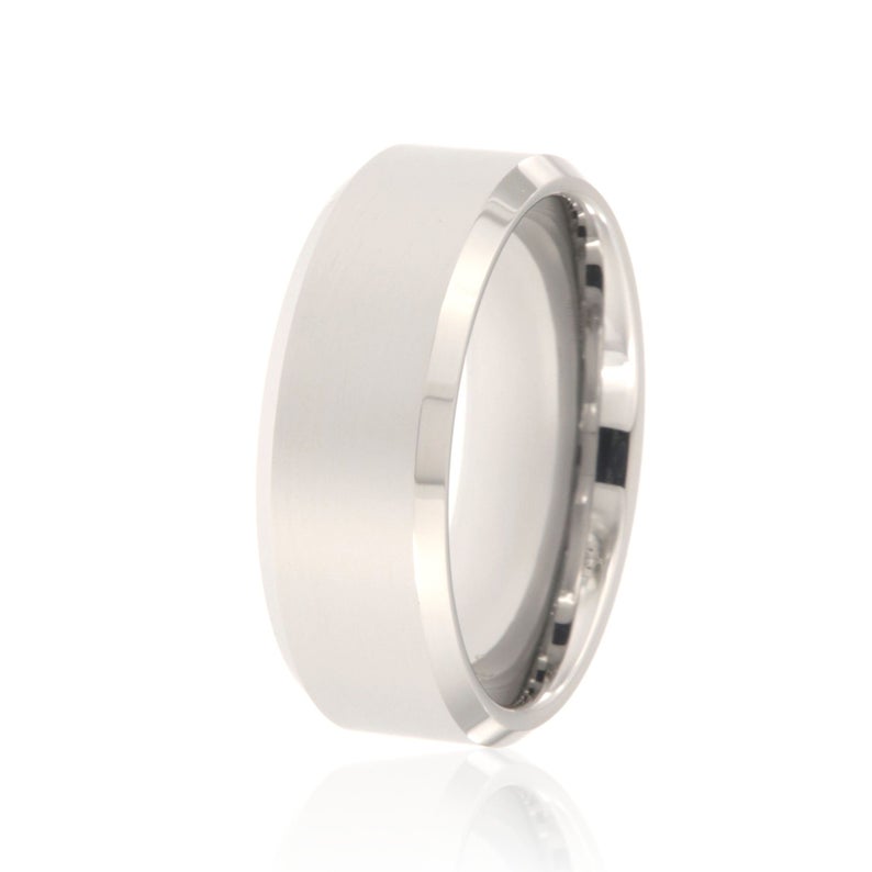 8mm wide tungsten ring with polish finish and beveled edges